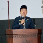 Kakan Kemenag Kota, Dr. Nopian Gustari, M.Pd.I sedang memberikan sambutan dan arahan dalam acara pelatihan Da'i/Da'iyah dan Penyuluhan Konten Kreatif